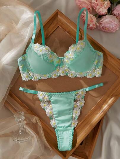 Floral Embroidery French Lingerie Set - Underwire Deep V Push-Up Bra + Adjustable Thong Panty, Plus Size 2pcs
