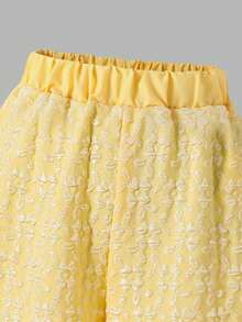 SHEIN Bộ 2 món cho bé gái, kiểu dáng thường ngày, chất liệu vải jacquard màu vàng, có nơ trang trí, gồm áo không tay và quần ống rộng cạp chun, dáng rộng thoải mái, phù hợp cho mùa thu, xuân, hè, mặc hàng ngày, đi làm, dã ngoại, đi học, dạo phố, dự tiệc, chụp ảnh. - Màu vàng - Xem 7