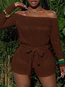 Slaydiva Bộ jumpsuit nữ mùa xuân hè mới, kiểu dáng thường ngày, tay dài lệch vai, tay raglan, phần thân trên rộng rãi, quần short ôm sát, dây buộc eo, vải dệt kim kẻ sọc dọc màu cam. - Màu nâu  Mocha - Xem 4