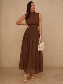Enchnt Đầm chiffon xếp ly không tay, hở lưng, cổ tàu, màu trơn - màu nâu - Xem 4