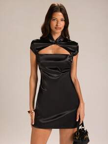 SHEIN BAE Chân váy ngắn bằng satin khoét rỗng lấy cảm hứng từ sườn xám, kiểu dáng Trung Hoa gợi cảm, quyến rũ, thích hợp cho các buổi hẹn hò và tiệc tùng. - màu đen - Xem 3