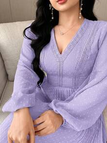 Modelyn Đầm nữ thanh lịch tay phồng phối ren tương phản, xếp ly, dài ngang gối. - Màu tím - Xem 2