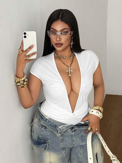 Maweii Talla grande Mujeres Sexy Color blanco sólido Tejido de alta elasticidad, Manga corta, Diseño de escote en V profundo, Diseño de torsión en la cintura, Ajuste ceñido, Diseño versátil, Nuevo estilo de talla grande, Adecuado para fiesta, Cita nocturna, Cita romántica, Salidas de moda, Artículo de moda, Vacaciones, Atuendo de verano, Mono versátil, Atuendo de vacaciones de verano, Atuendo de playa, Llamativo para citas, Salidas diarias, Estilizador y favorecedor, Salidas de moda, Fiesta, Cita nocturna, Cita romántica, Mono de talla grande, Artículo de moda, Nuevo mono de manga corta versátil de talla grande para primavera/verano