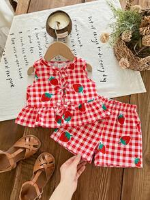SHEIN LMoss Kids Bộ đồ thường ngày cho bé gái: áo và quần short kẻ caro in hình dâu tây, kiểu dáng thường ngày, có bèo nhún. - Nhiều màu - Xem 1