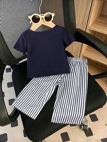 SHEIN 2件組嬰兒女童深藍色夏季休閒短袖T恤搭配刺繡裝飾與條紋長褲套裝 極簡街頭風日常上學穿搭 - 寶藍色 - 查看 2