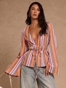 SHEIN Glamour 轻盈时尚的彩色条纹编织V领喇叭袖衬衫，饰有抽绳蝴蝶结，适合春、夏、秋季穿着。 - 橘色 - 查看 6