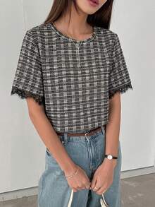 DAZY 女款夏季圓領短袖蕾絲拼接休閒套頭T恤商務休閒女式圖案T恤 - 彩色 - 查看 4