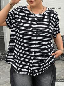 SHEIN CURVE+ 大码女式夏季休闲简约条纹T恤，户外上衣，休闲上衣 - 黑與白 - 查看 5