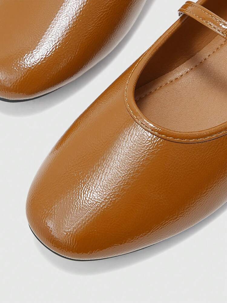 CUCCOO BIZCHIC Mary Jane, Women's Shoes With Soft Leather And Low Vamp.