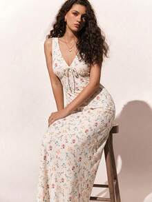Poéselle 女款夏季海灘度假休閒碎花V領無袖洋裝 米白色 波希米亞風 法式浪漫優雅 - 白色 - 查看 4
