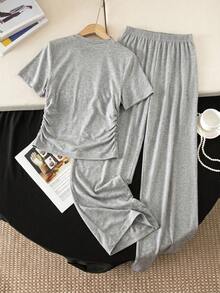 Aidyla Bộ đồ thể thao nữ thời trang thường ngày gồm áo in chữ và quần thể thao kẻ sọc bên hông, gồm 2 món. - Xám - Xem 3
