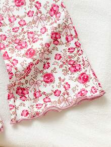 Cozy Pixies Conjunto de camiseta con estampado de lazo rosa y pantalones acampanados para niña - Rosa - Ver 3