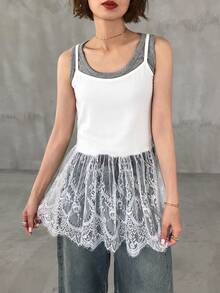 FRIFUL 女款夏季休閒純色蕾絲拼接細肩帶背心上衣 - 白色 - 查看 3