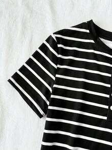 SHEIN Camiseta de niña preadolescente con botones, media cartera y contraste de color a rayas - Blanco y Negro - Ver 6