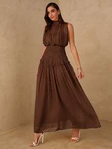 Enchnt Đầm chiffon xếp ly không tay, hở lưng, cổ tàu, màu trơn - màu nâu - Xem 5