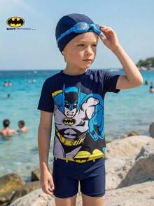 BATMAN X SHEIN Maija Kids طقم ملابس سباحة بأكمام قصيرة للأولاد الصغار، موسم الربيع/الصيف - الأزرق - مشاهدة 2