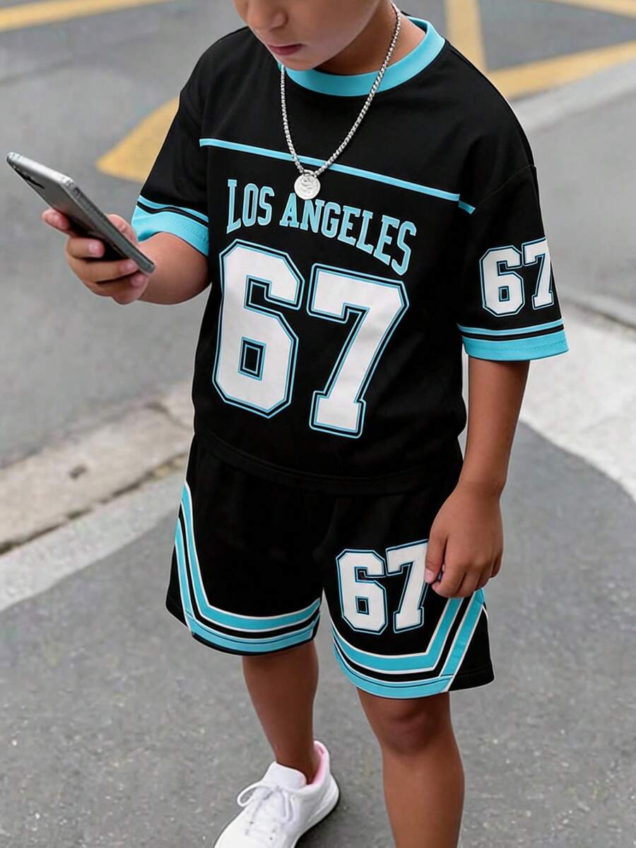 SHEIN 青少年男孩 2件組休閒黑色夏季街頭風棒球運動風 67號哥德風 Chicago 文字星星印花短袖T恤與短褲套裝 - 彩色 - 查看 1