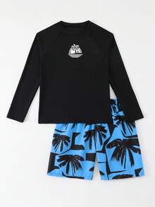SHEIN 两件套复古夏威夷风青少年男童泳装，黑色主体搭配白色日落棕榈树印花，蓝色侧边条纹点缀，宽松及膝款式，时尚休闲，适合游泳、夏季度假、海滩、泳池派对等场合。 - 藍色 - 查看 6