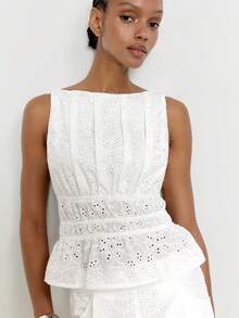 Maija Áo tank top nữ cổ thuyền khoét rỗng thêu họa tiết, viền bèo nhún, kiểu dáng thường ngày. - trắng - Xem 1