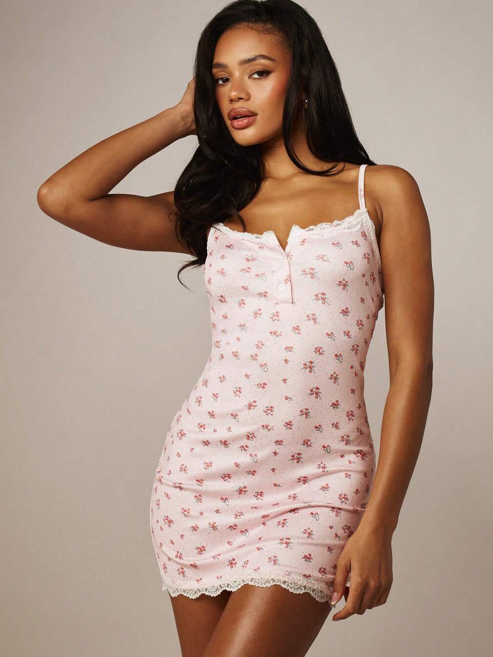 MISSGUIDED Floral Mini Dress With Sweetheart Neckline Ruched Bodycon Fit Lace Trim Cami Straps Perfect Spring Summer Date Golf Night Party White Sexy