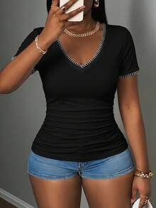 Slaydiva Casual Minimalist V-Neck T-Shirt With Shell Embroidery, Plus Size - White - View 3