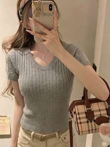 INAWLY Blusa de punto acanalado de cuello en V estilo coreano básico, camiseta corta y ajustada de verano para mujer, jersey de punto de manga corta versátil de talle alto - Gris - Ver 6