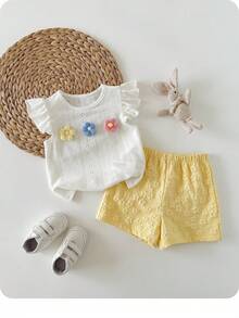 SHEIN 女婴休闲碎花T恤短裤两件套，夏季新生女婴服装，女婴夏季套装，黄色女婴套装，女婴服装套装，新生儿黄色套装，黄色女婴短裤，新生女婴套装 - 黃色 - 查看 2