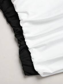 SHEIN Set de 2 sujetadores tipo camiseta con pliegues minimalistas y cómodos para niñas preadolescentes - Blanco y Negro - Ver 4