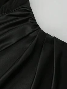 SHEIN Franclia 黑色缎面褶皱镂空紧身吊带连衣裙，黑色连衣裙，女士度假连衣裙，派对连衣裙，亮面连衣裙，外出装扮 - 黑色 - 查看 3