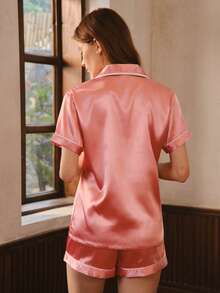Bisouelle [Elegant Fields]Conjunto de pijama de 2 piezas con top de manga corta con cuello polo y ribete de satén y shorts con lazo para mujer, conjunto de dos piezas para el verano - Rosa - Ver 2