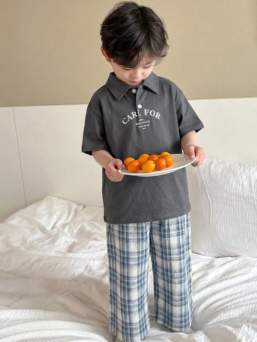 Dazy Kids 2件套幼儿男童圆领字母印花短袖T恤和格子梭织裤休闲套装,春夏款 - 灰色 - 查看 1
