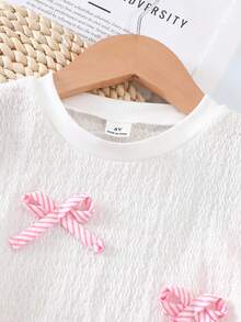 SHEIN Genkimix Kids 2件組女孩甜美3D蝴蝶結T恤與條紋長褲，夏季家庭度假度假穿搭，紋理短袖上衣休閒套裝 - 粉色 - 查看 6