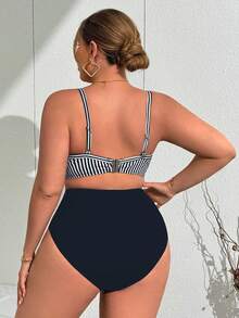 Swim Lushoire Bộ đồ bơi mùa hè dành cho nữ, gồm áo tankini có gọng, kiểu dáng chéo phía trước, họa tiết kẻ sọc, chất liệu vải dệt nổi, kết hợp với quần bơi đen kẻ sọc xếp ly ôm bụng, thích hợp cho đi biển. - Nhiều màu - Xem 2