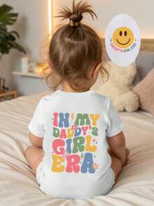 SHEIN Playful Pals 女婴休闲时尚创意笑脸、彩色标语和字母图案印花短袖连体衣 - 白色 - 查看 1