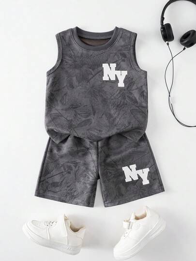 SHEIN Vacaura Bộ 2 món gồm áo thun cổ tròn không tay và quần short thể thao cạp chun cho bé trai, chất liệu cotton mềm mại, thích hợp cho mùa hè chơi bóng rổ và chạy bộ.