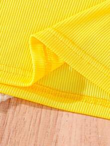 SHEIN Young Girl Vacation Solid Color Asymmetric Neck Camisole And Lemon Print Wide Leg Pants Set - Yellow - View 5
