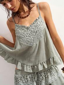 Bohemela Blusa feminina casual de alcinha, estilo primavera/verão, em tecido plano com aplicações de renda, barra com babados e detalhes em renda. Ideal para o dia a dia, encontros com amigos, festivais de música, festas, looks com sobreposições e para relaxar em casa. - Verde - Ver 6
