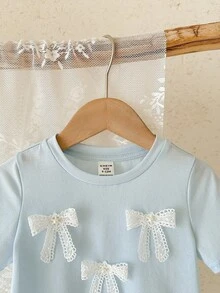 SHEIN LMoss Kids Áo thun bé gái dễ thương với nơ 3D, kiểu dáng thường ngày, đa năng, phù hợp cho mọi dịp. - Màu xanh nhạt - Xem 6