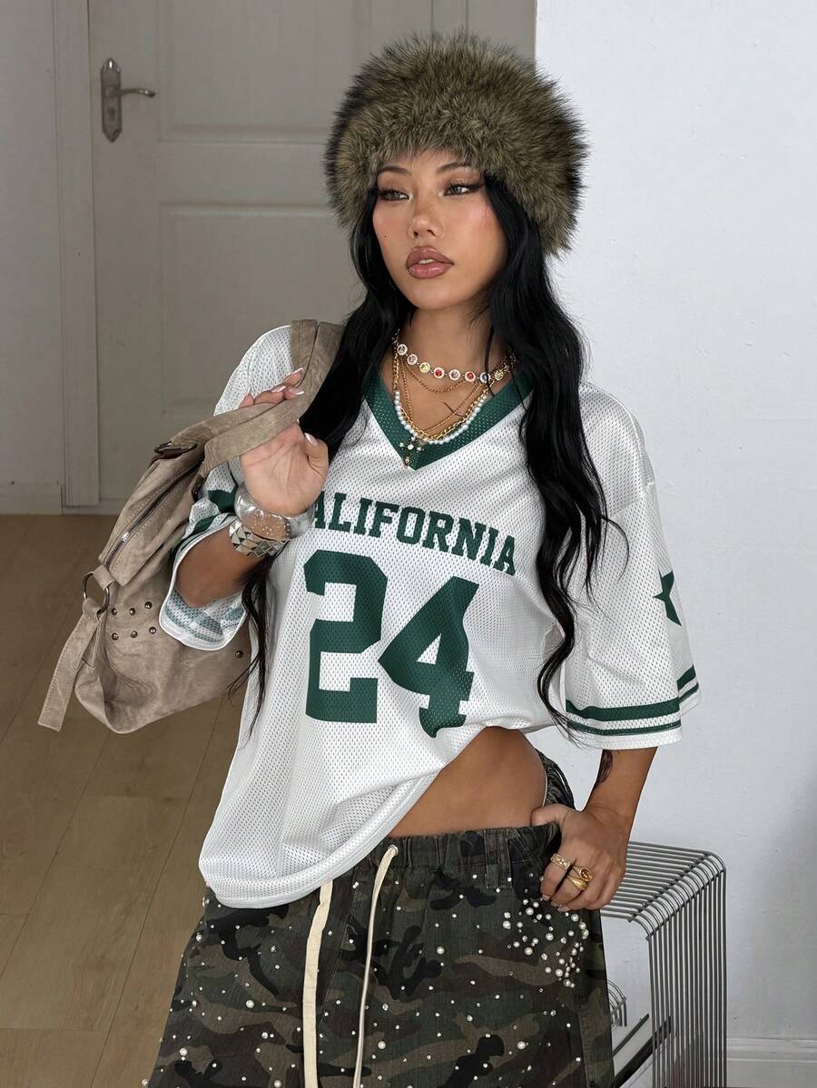 Coolane 女士夏季落肩宽松V领足球球衣T恤,字母印花,情侣同款 - 彩色 - 查看 1