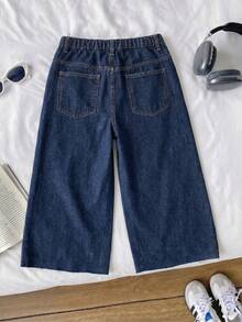SHEIN Genkimix Kids Pantalones cortos vaqueros casuales de ajuste holgado para niñas preadolescentes, de algodón suave, de moda, versátiles, relajados, minimalistas, con cintura elástica, diseño clásico de 5 bolsillos, bajo deshilachado, ajuste relajado, azul oscuro clásico, adecuados para uso diario y vacaciones - Azul lavado oscuro - Ver 7