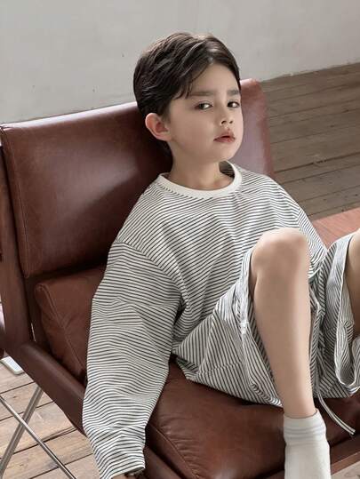 Dazy Kids Conjunto de pijama básico de cuello redondo a rayas para niños pequeños (talla extra)