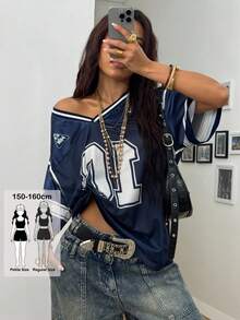 SHEIN Coolane Petite 女士小码夏季街头风复古比赛日休闲透气网眼缎面拼接数字图案印花舒适运动蓝色V领节日宽松针织T恤宽松剪裁专为小码身材设计 - 藍色 - 查看 1