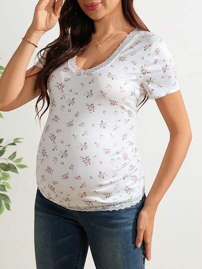 GentleRue Maternity Áo thun ngắn tay phối ren họa tiết hoa thời trang dành cho bà bầu, thích hợp cho kỳ nghỉ.