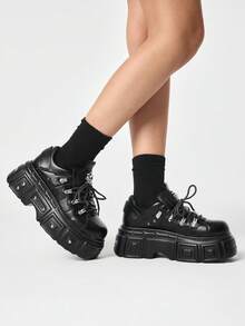 ROMWE Grunge Punk Sandalias de tacón para mujer 2026 Nuevo estilo de moda de primavera y otoño Estilo punk Punta redonda de PU oscuro Suela gruesa Diseño de nicho Elevación Remaches Cabeza de calavera Zapatos con cordones - Negro - Ver 4