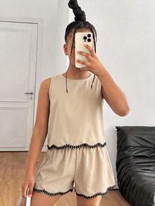 SHEIN 儿童少女休闲纯色荷叶边刺绣花卉无袖上衣和短裤两件套，适合夏季度假和日常穿着。 - 卡其色 - 查看 2