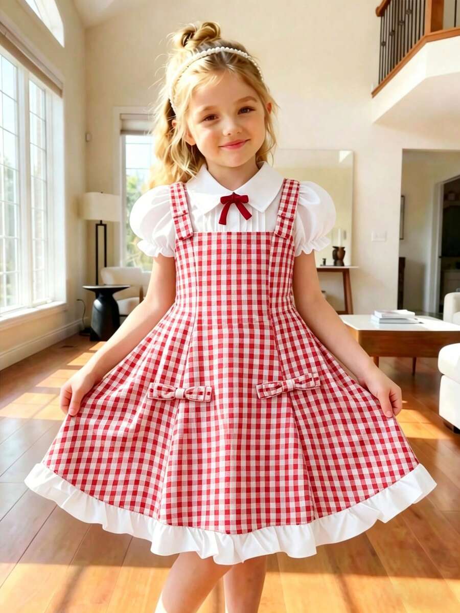 Elladie kids 女童夏季红白格子背带裙套装，甜美活泼，复古优雅。白色泡泡袖领口，搭配红白格子连衣裙，领口饰有红色蝴蝶结，侧边也点缀着蝴蝶结，荷叶边下摆营造出俏皮的层次感。适合日常穿着、主题派对或节日装扮。