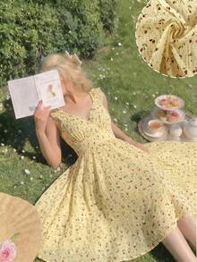Modelyn Vestido Curto Feminino com Decote em V, Alça Franzida, Bainha em A, Costas Abertas e Amarração na Cintura - Amarelo - Visão 6
