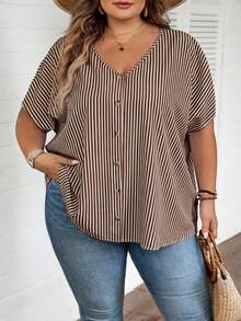 SHEIN CURVE+ 大码女式条纹蝙蝠袖短袖单排扣休闲衬衫 - 摩卡棕 - 查看 7