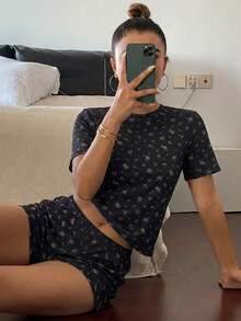 Livesso 2件套碎花短袖修身T恤和女士夏季睡衣套装 - 黑色 - 查看 3
