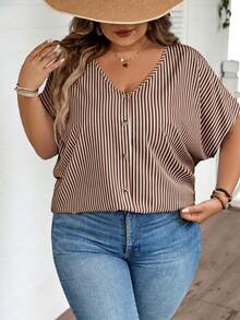 SHEIN CURVE+ 大码女式条纹蝙蝠袖短袖单排扣休闲衬衫 - 摩卡棕 - 查看 8
